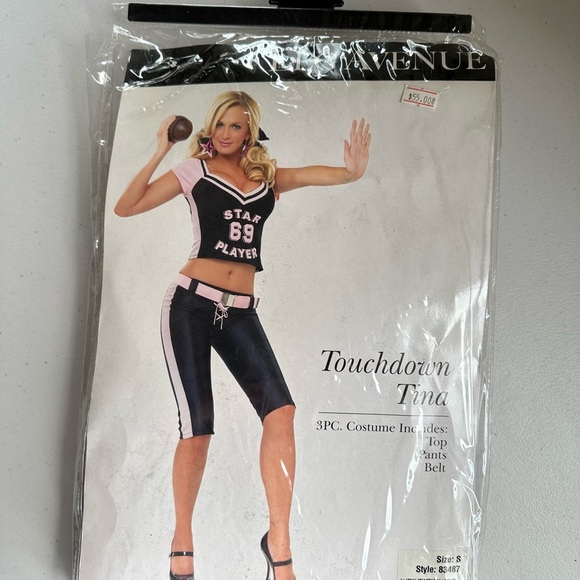 Touchdown Tina Costume - Picture 6 of 7